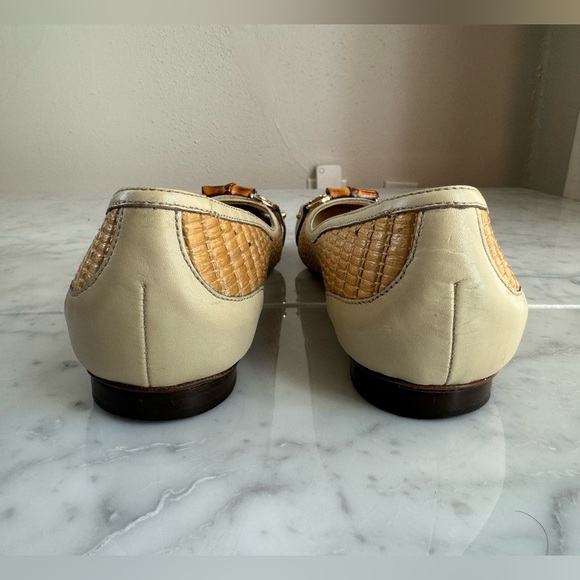Gucci leather and raffia flats. - Picture 6 of 9